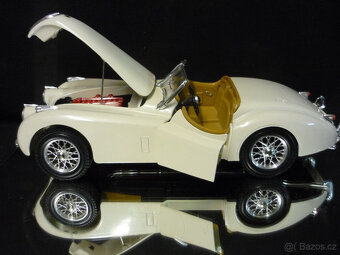 Jaguar XK120 Roadster smetanový ERTL 1/18 - 2