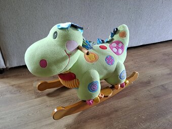 Houpací dinosaurus - 2