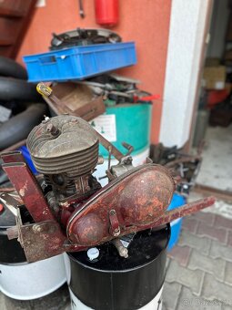 Jawa 250 Speciál Přírubová - kompletní motor s převodovkou - 2
