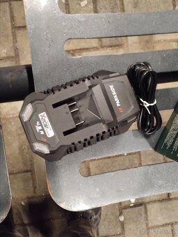 Nabíječka baterií 20v 4,5ah - 2