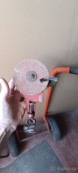 Stará ruční bruska - 2