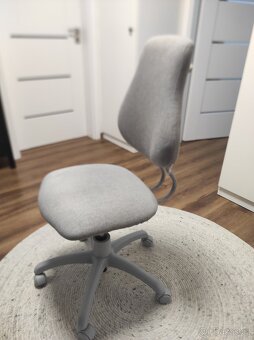 Rostoucí dětská židle - 2