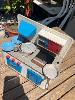 Plechová retro kuchyňka pro panenky - 2