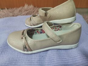 Dětské boty v dobrém stavu - 2