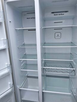 Americká lednice Hisence - 2