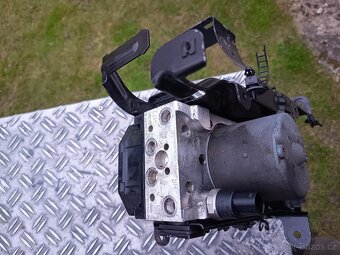 Abs / esp jednotka Superb 1 - 2