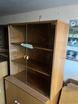 Prodám vitrínovou skříň PRINCIP E961 - 2