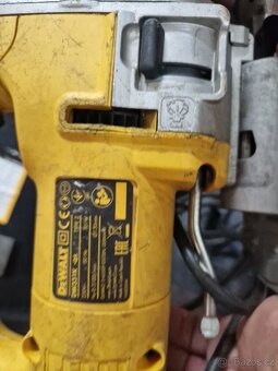 Přímočará pila DeWALT DW331K - 2