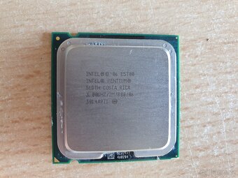 Funkční Intel Pentium E5200, E5300 a E5700 (socket 775) - 2