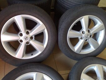 alu kola 5x114,3 original nissan 215/60/17 - 2