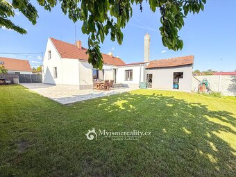 Prodej zerekonstruovaného rodinného domu 4+kk, 620 m2 - Velk - 2