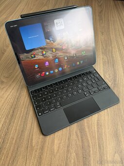 iPad Air (5. generace - 2022) Wi-Fi + Cellular 256GB +přísl. - 2