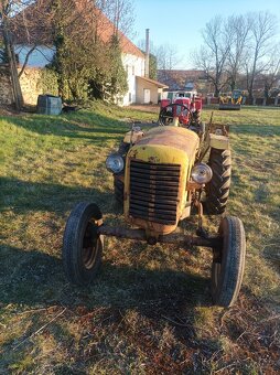 Starý traktor Zetor 15 - 2