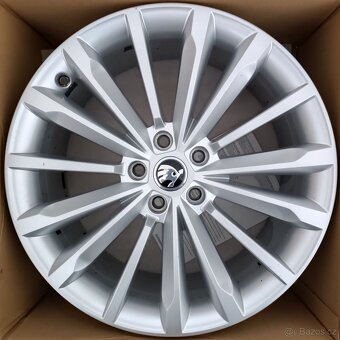 Alu kola Trinity 19" Superb III - 2