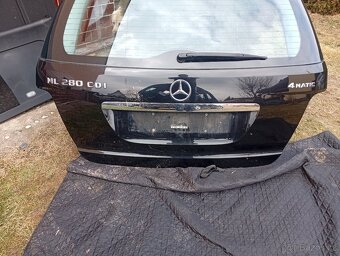 MERCEDES BENZ ML W164, 5 DVEŘE, VÍKO KUFRU PĚKNÉ, ČERNÉ, - 2