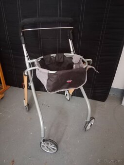 Invalidní vozík - 2