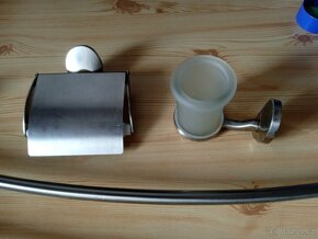 Zánovní doplňky do koupelny - 2