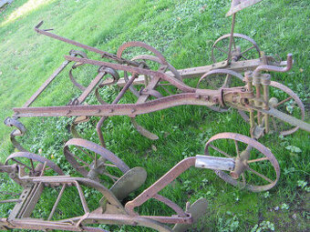 staré zemědělské stroje - 2