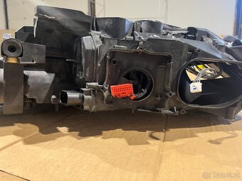 PŘEDNÍ SVĚTLO PRO VW PASSAT B8 - 2