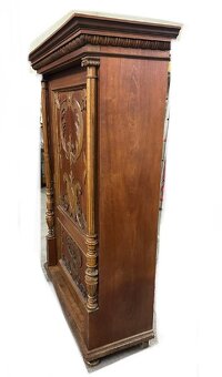 Starožitný nábytek - 2