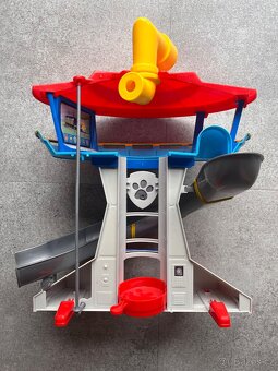 Tlapkova patrola věž - 2