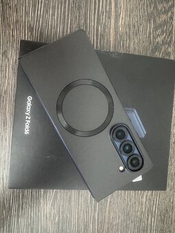 Samsung Z Fold 6 - 2