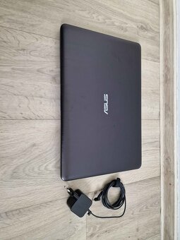 Notebook Asus X540N na filmy internet kancelářské školní prá - 2