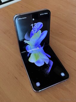 Samsung Galaxy Z Flip 4 - 2