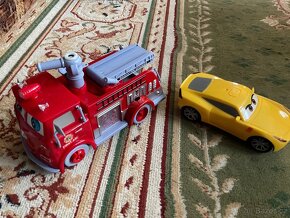 Auta s filmu cars - 2