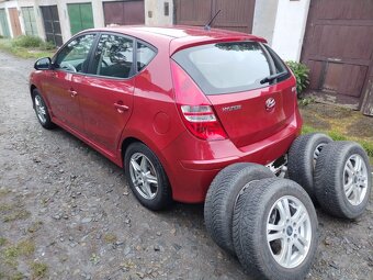 Hyundai i30 1.6 benzín 93KW-6KVALT,1MAJITEL, PO SERVISU, - 2