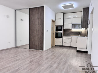 Prodej bytu 1+kk 38 m² Příční, Hodonín - 2