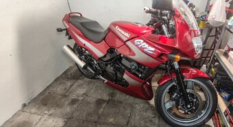 Kawasaki GPZ500S - 2