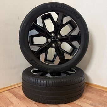 KIA SPORTAGE 5x114,3 R19 ET51+LETNÍ 235/50R19 5,5mm - 2
