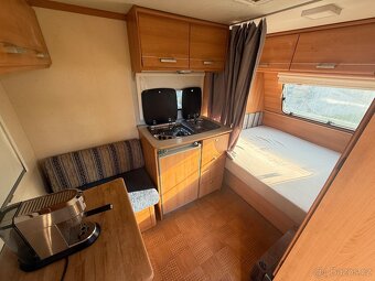 Obytný přívěs pro 3 osoby Caravelair - 2