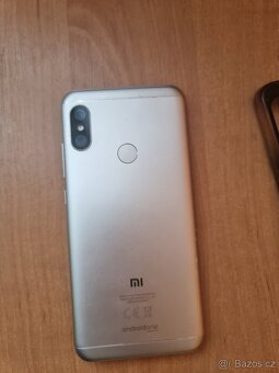 Xiaomi Mi A2 Lite  - super stav - 2