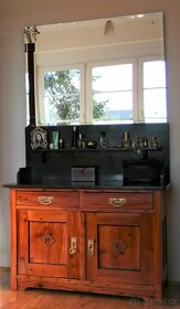 Části secesní ložnice z poč. 20 stol. - 2