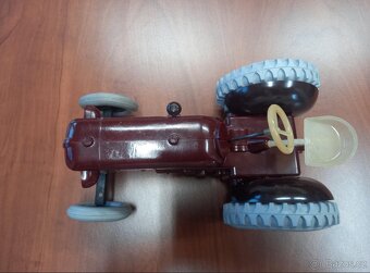 Stará hračka - Zetor 25 Chronotechna - 2