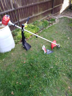 Prodám křovinořez Hecht - 2