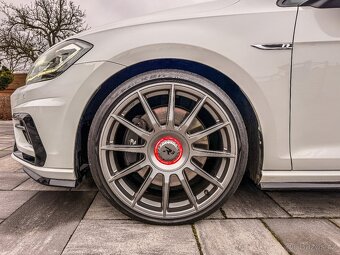 Volkswagen Golf R 2.0 TSI 221 kW 4Motion DSG - 2