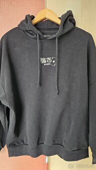 Dívčí černá mikina CROPP Anime M oversized - 2