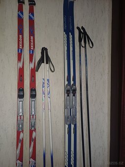 Dvoje kompletní běžky boty 38 a 42 - 2