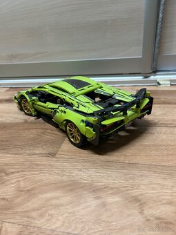 Lego Technic Lamborghini Sian - 2