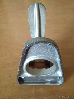 Děrovačka URSUS-starožitnost - 2