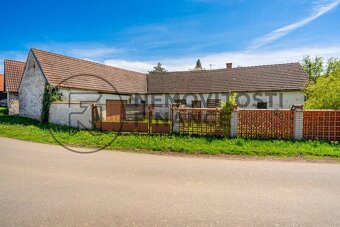 Prodej rodinného domu k rekonstrukci 225 m2, s pozemkem 510  - 2