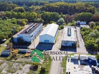 Prodej 3 skladových nebo výrobních hal, pozemek 15.000 m2 - 2