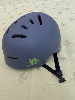 Helma pro cyklisty a bruslaře - 2