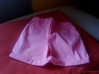 Prodam kratase vel.92 nove a moc pekne,butik - 2