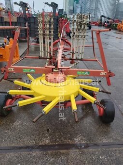 Shrnovač sena Pötinger 4,2 m - 2