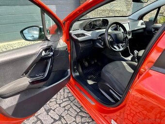 Peugeot 208 1.2 Style Klima Navigace Senzory Tažné - 2