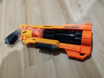 Nerf Vagabond + 28 šipek
- 2